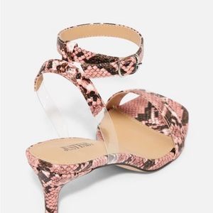 NWOT - JUSTFAB Kitten Heel - coral snake. Size 11